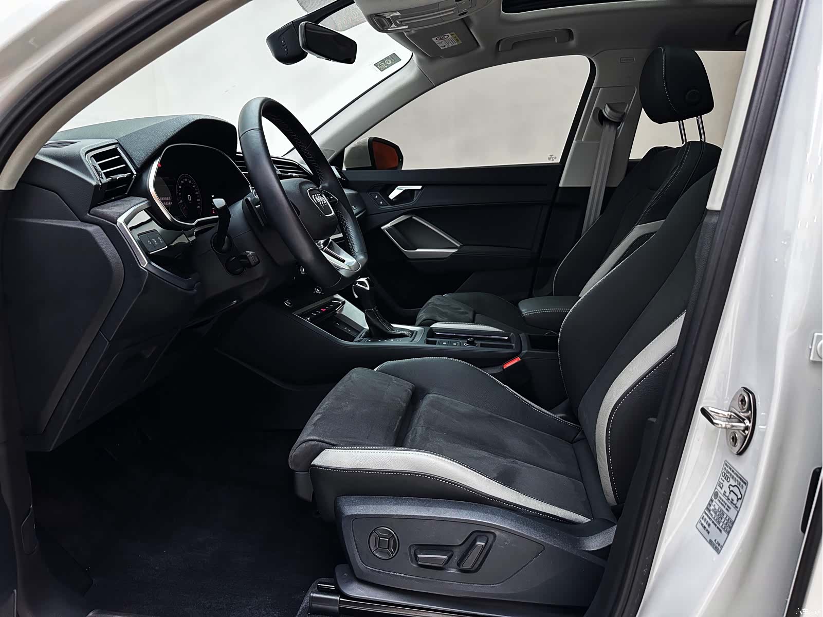 Audi Q3, 2022 12