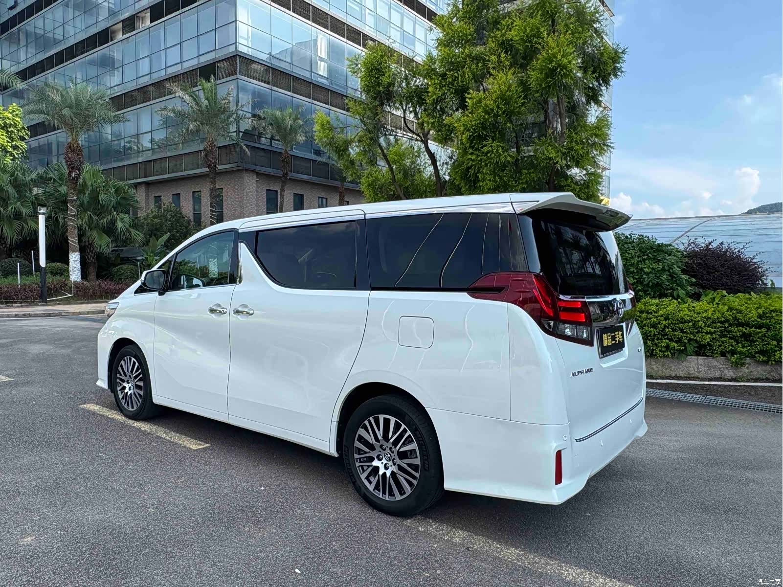 Toyota Alphard, 2017 12