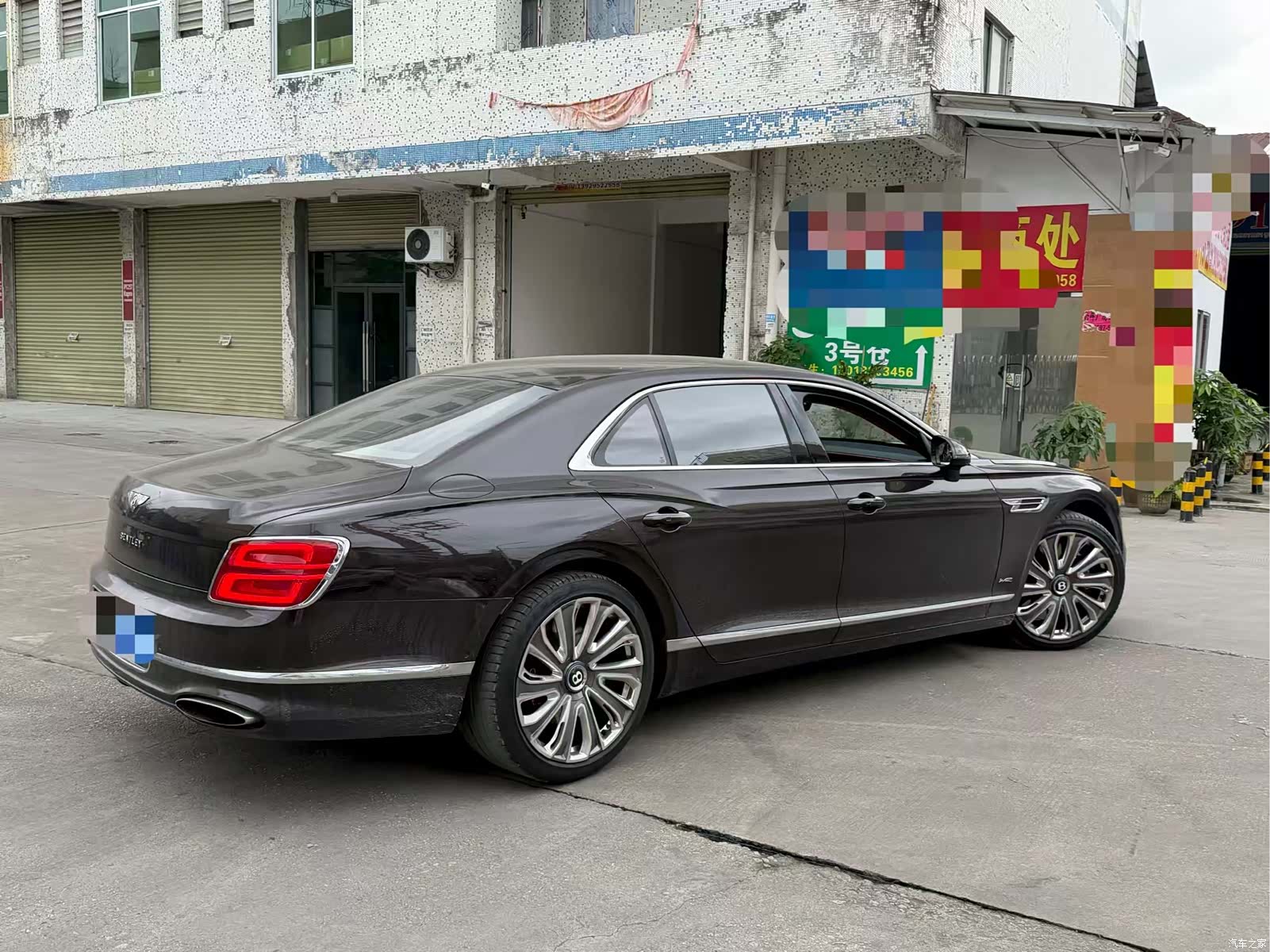 Bentley Flying Spur, 2022 3
