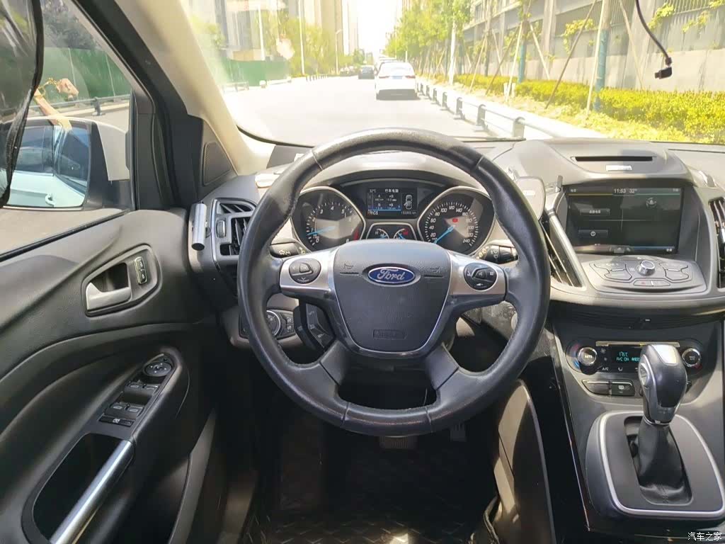 Ford Kuga, 2015 6