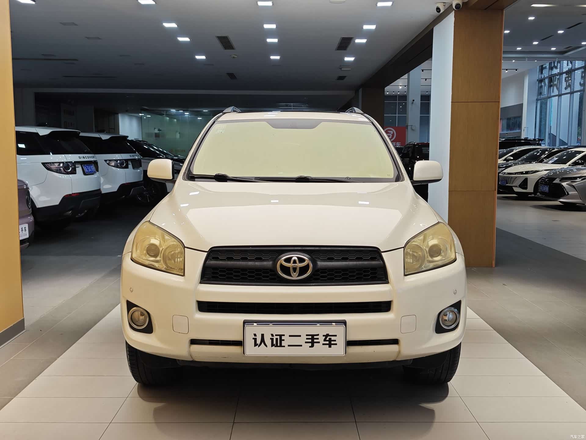 Toyota RAV4, 2011 3