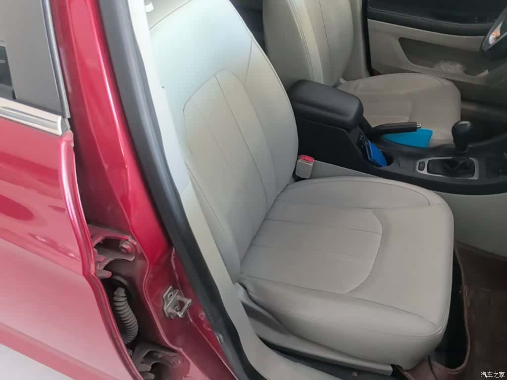 BAIC D50, 2014 25