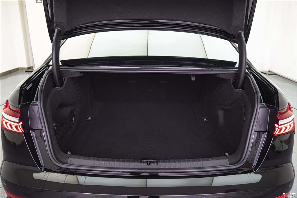 Audi A6L, 2022 9