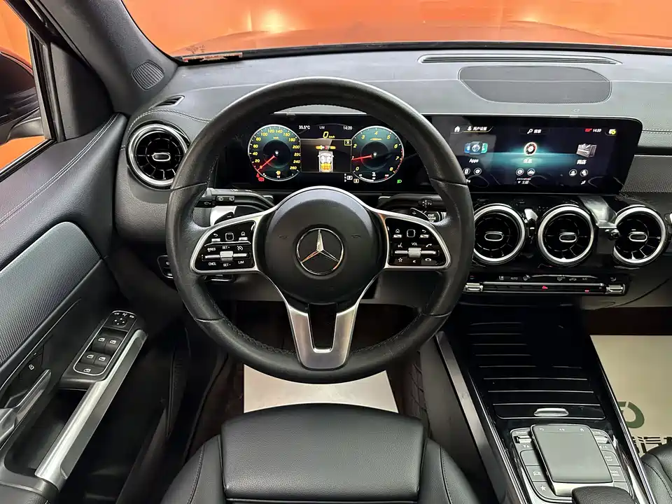 Mercedes-Benz GLB Mercedes-Benz GLB