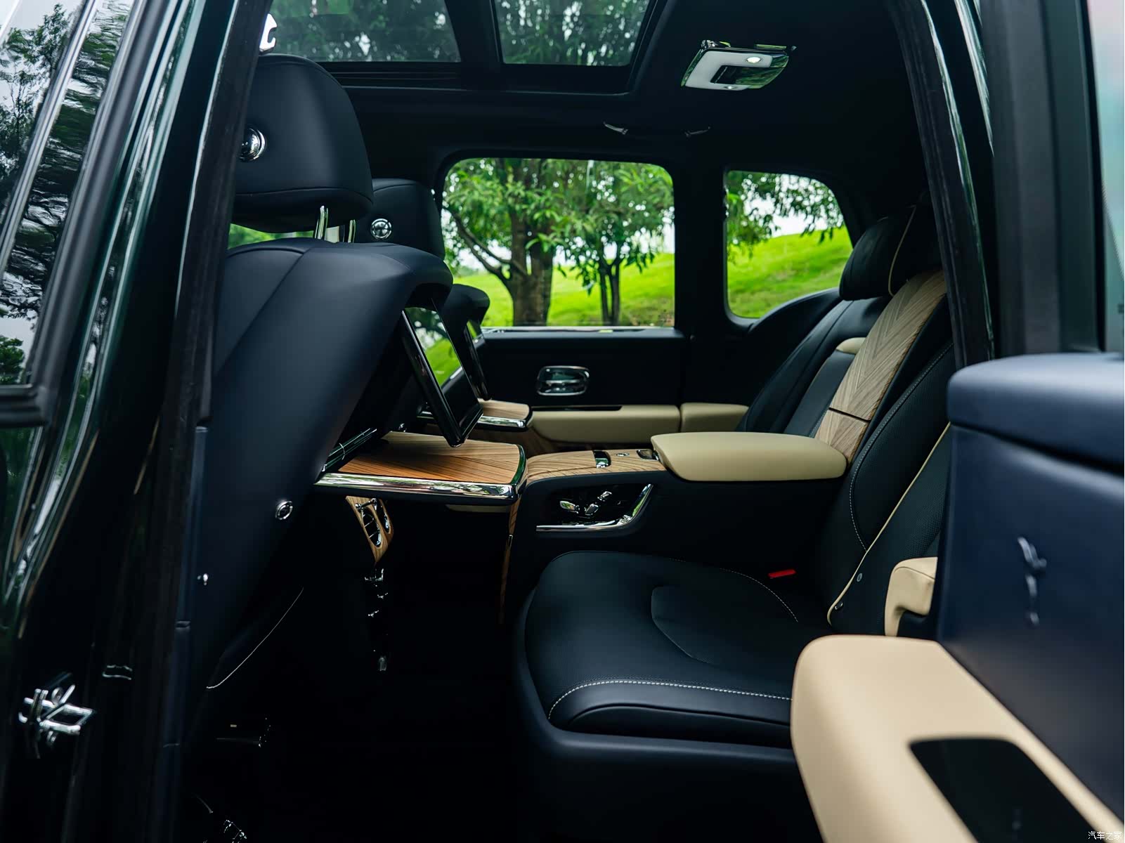 Rolls-Royce Cullinan, 2020 9