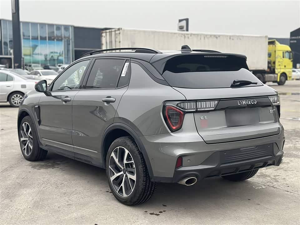 Lynk & Co 01