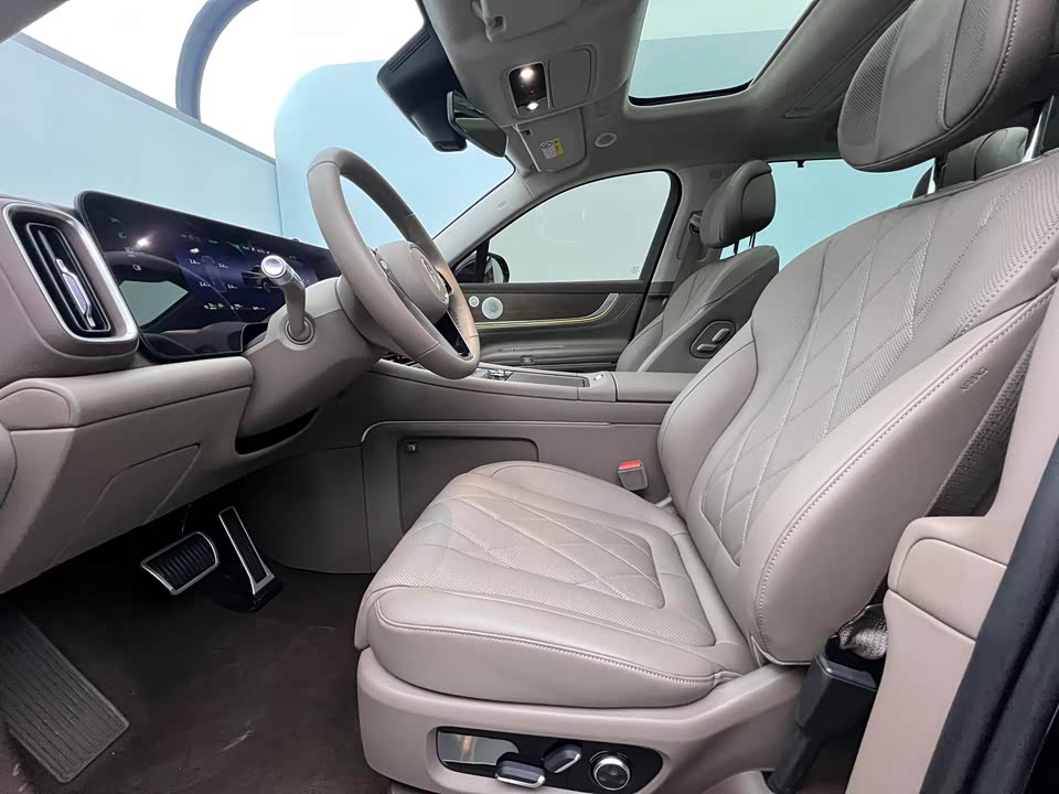 AITO Ask the world M9