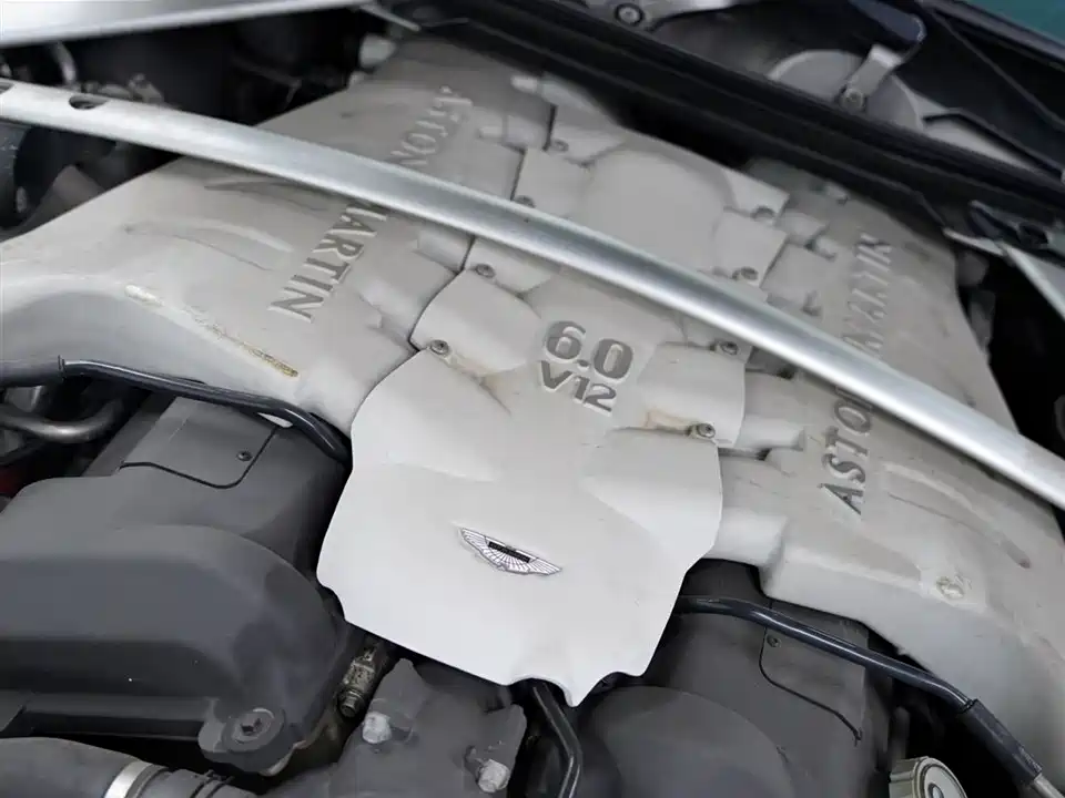 Aston Martin DBS Aston Martin DBS