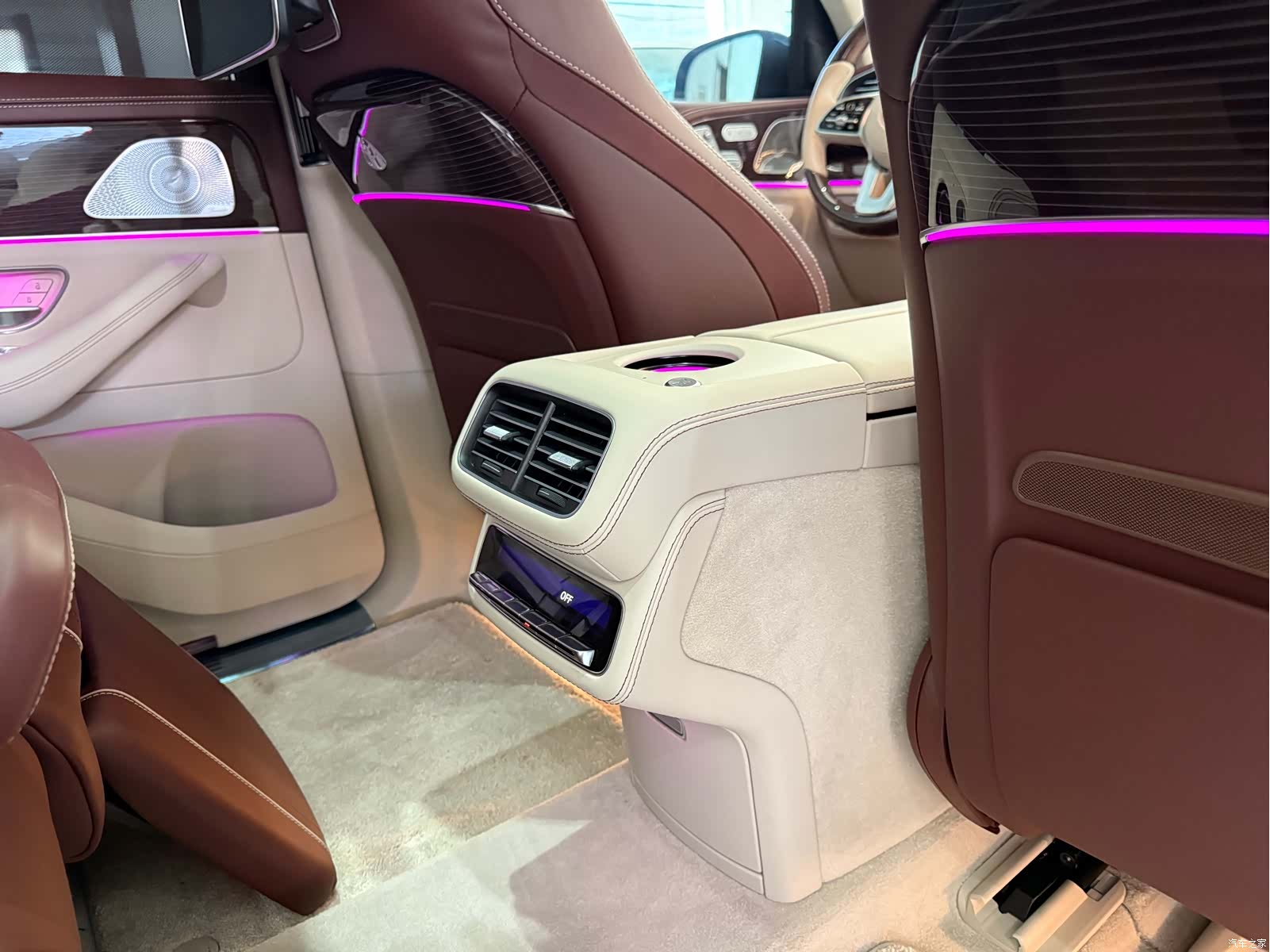 Maybach GLS, 2022 11