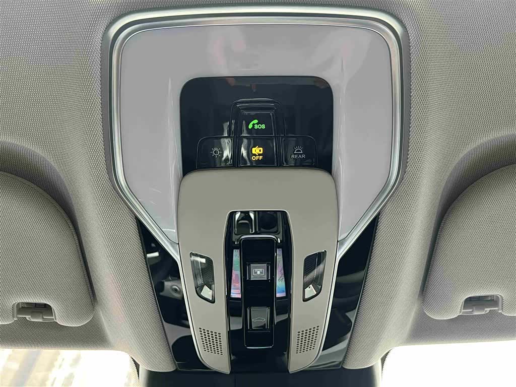 Hongqi H5, 2025 25