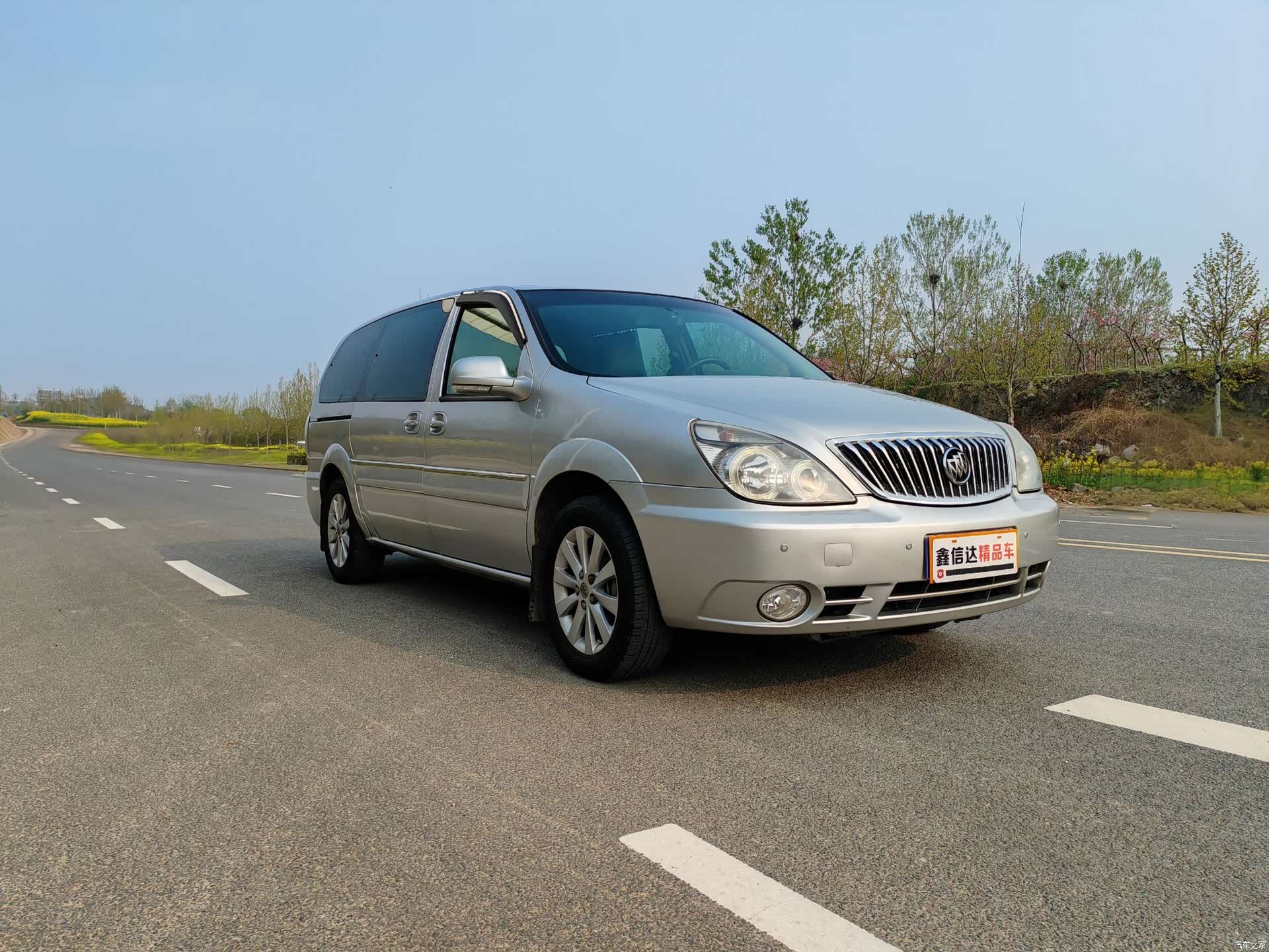 Buick GL8, 2015 3