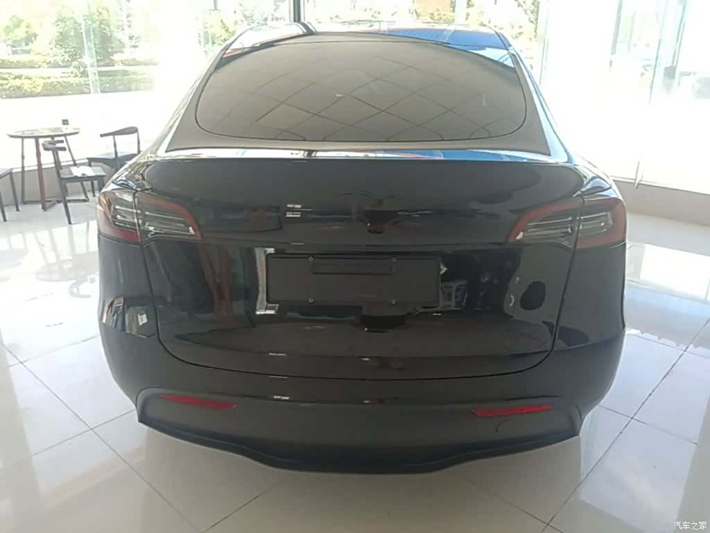 Tesla Model Y, 2023 6