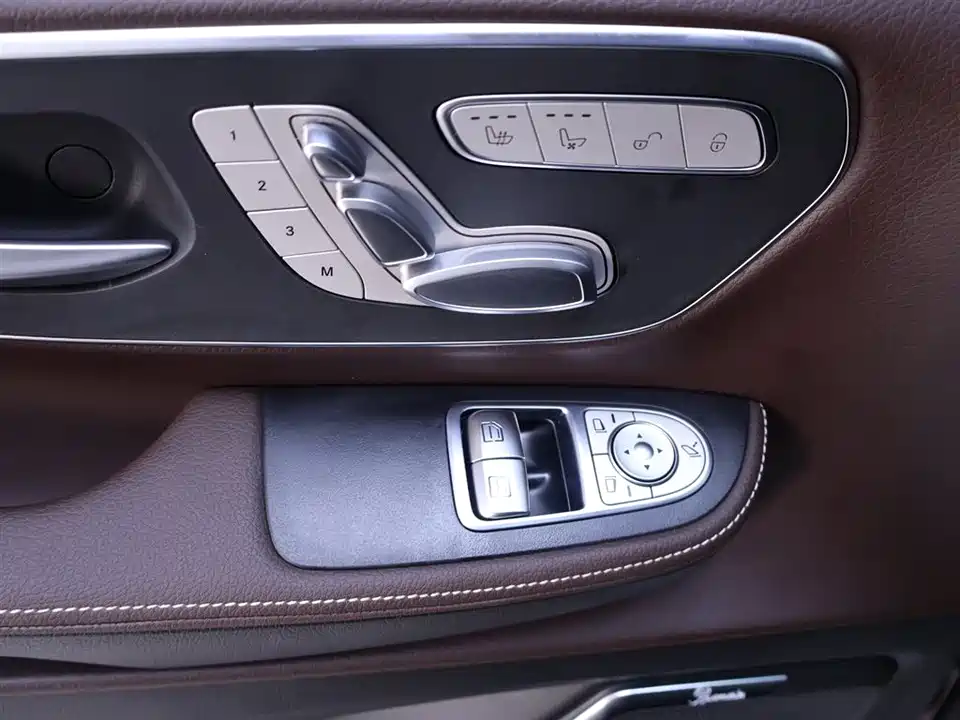 Mercedes-Benz V-class