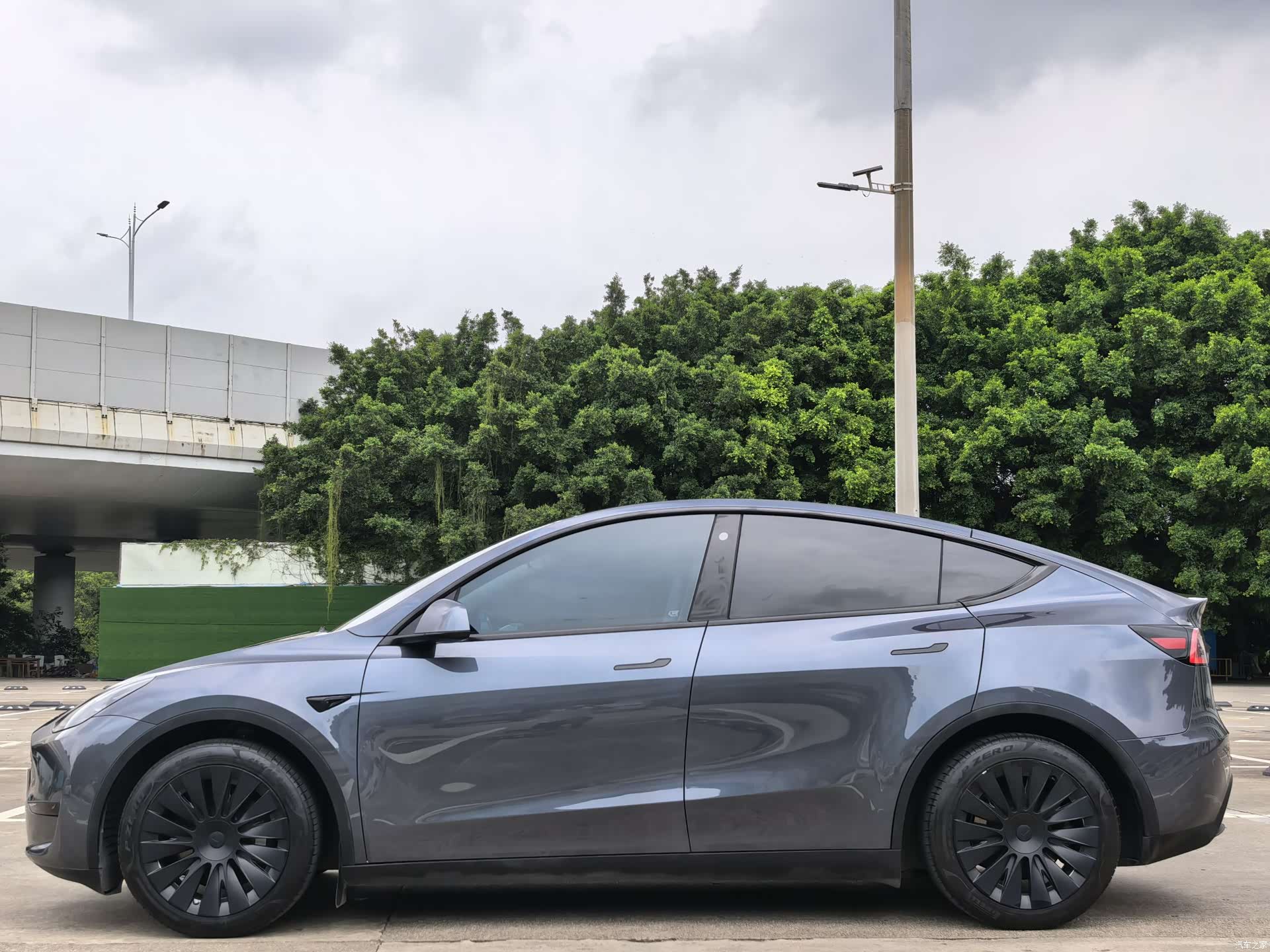 Tesla Model Y, 2022 4
