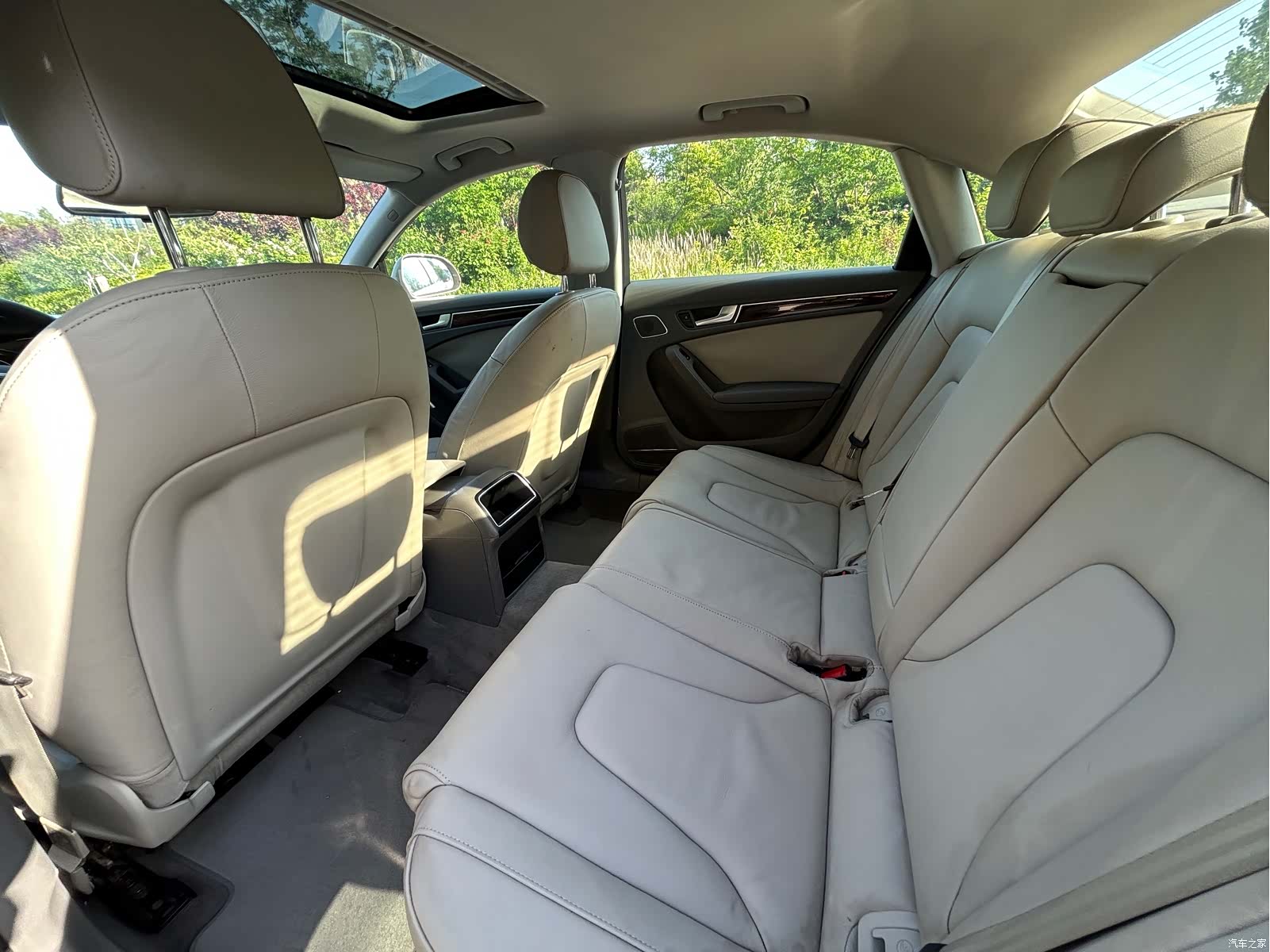 Audi A4L, 2011 7