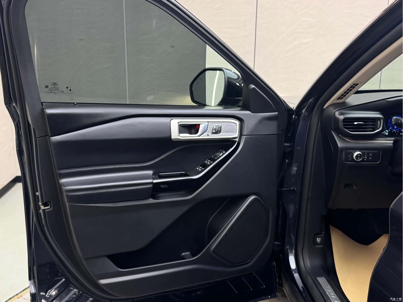 Ford Explorer, 2020 19