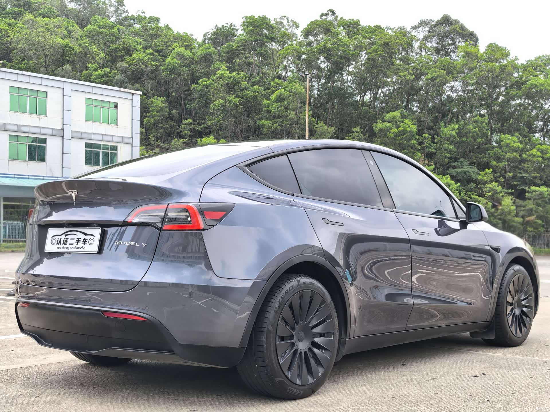 Tesla Model Y, 2022 10