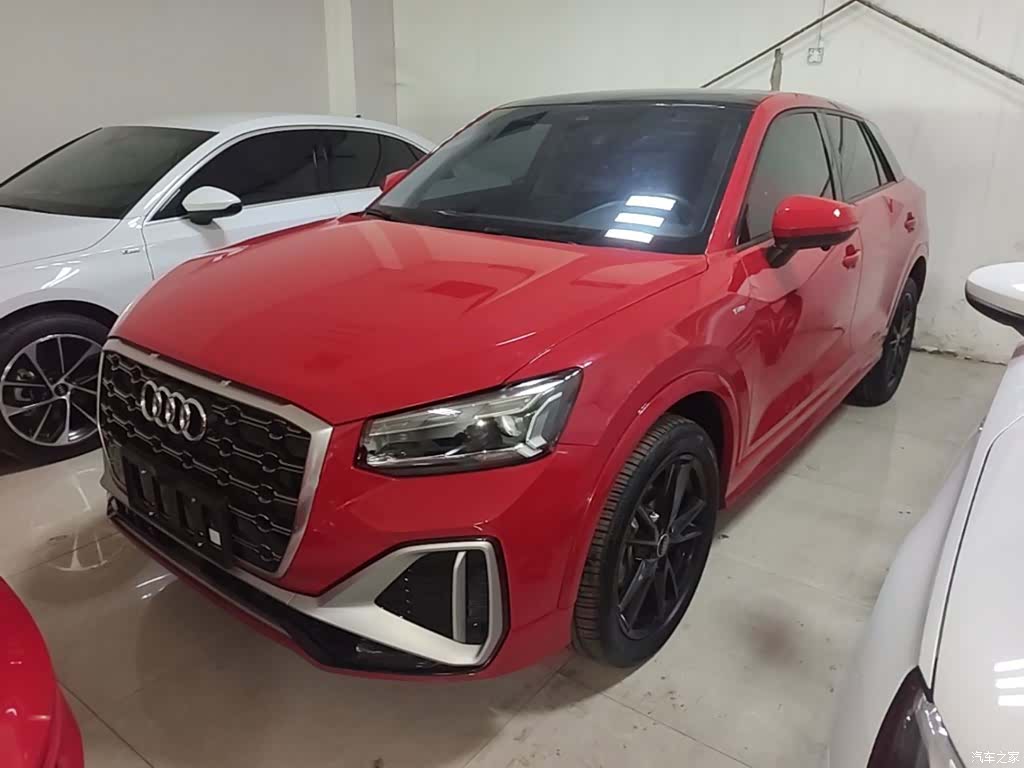 Audi Q2L, 2023 1