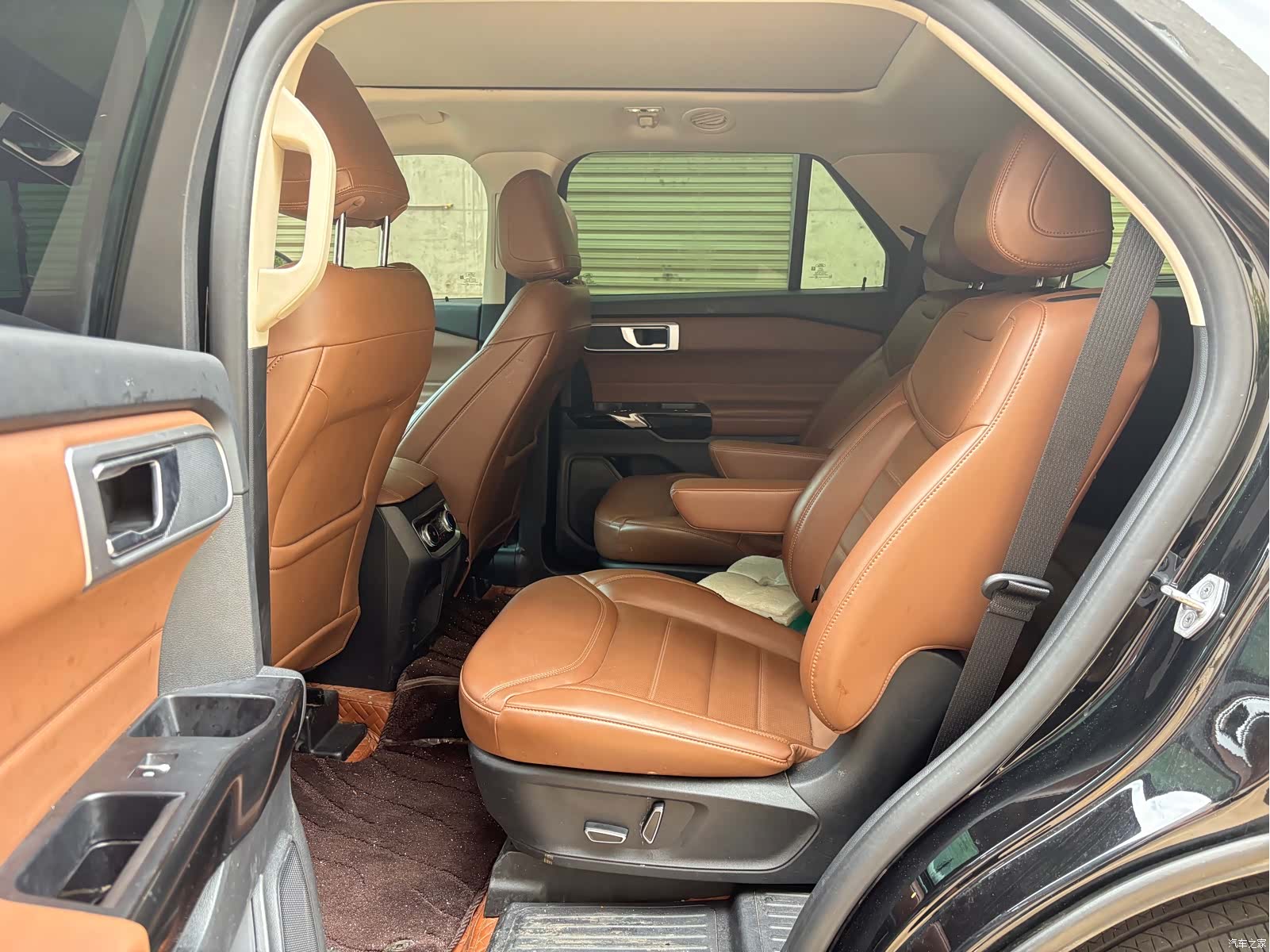 Ford Explorer, 2023 9