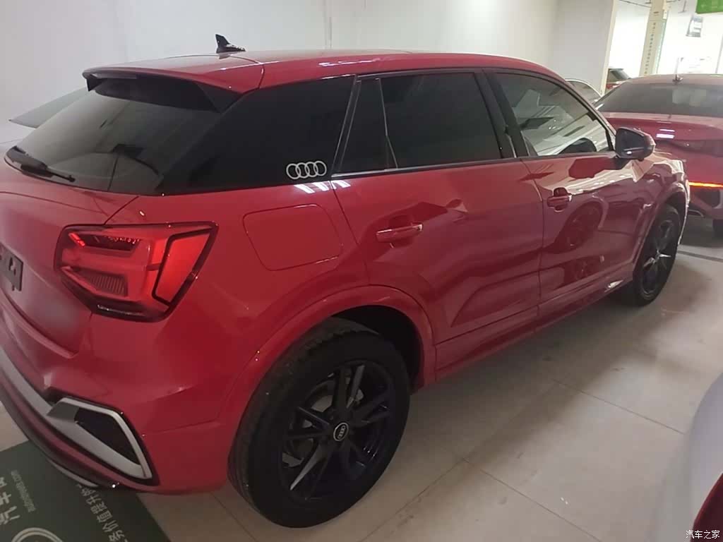 Audi Q2L, 2023 7