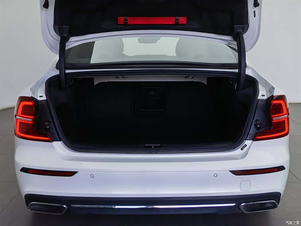 Volvo S60, 2022 16