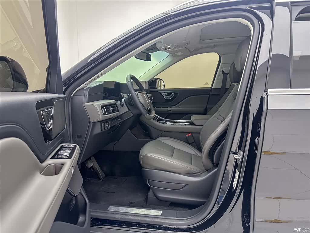 Lincoln Aviator, 2024 14