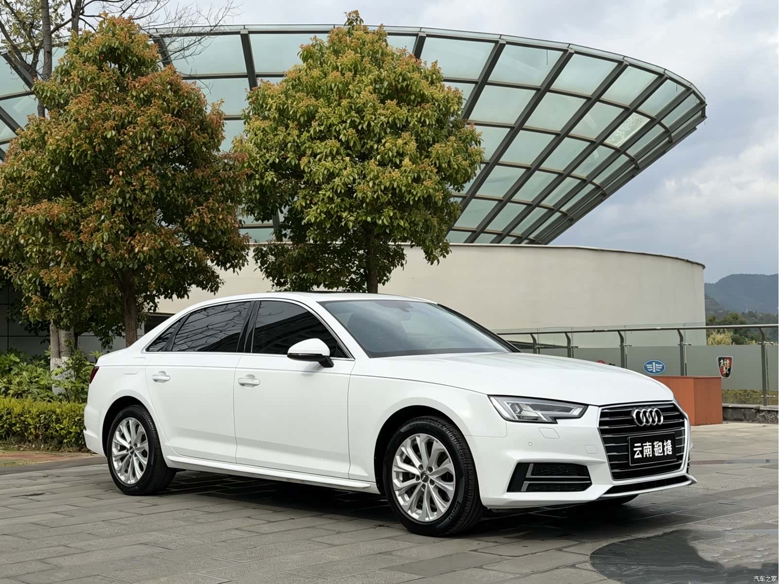 Audi A4L, 2019 3