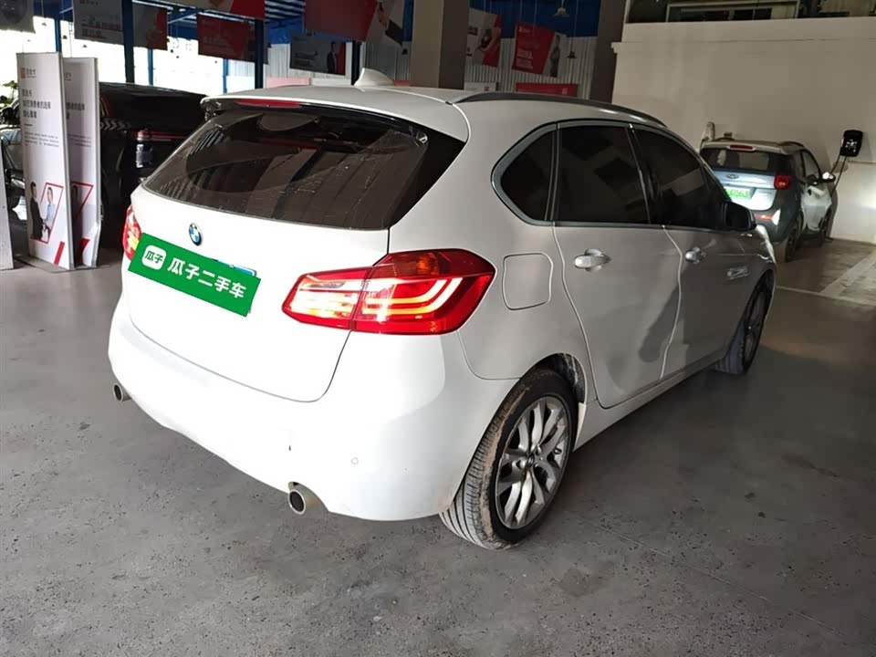 BMW 2 series station wagon