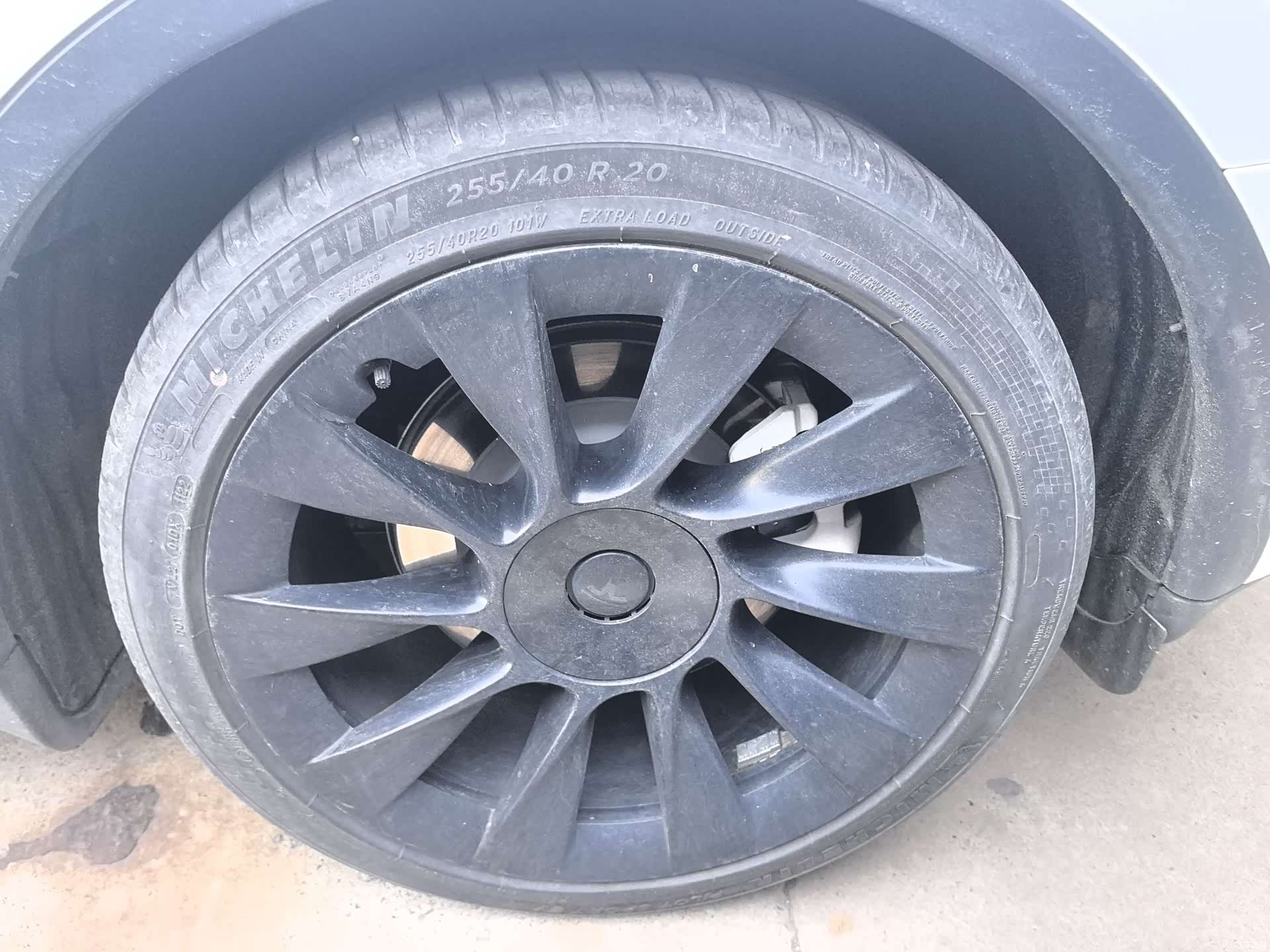 Tesla Model Y, 2023 13
