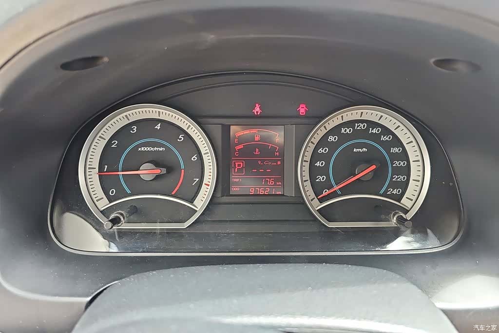 Bestune B50, 2012 14