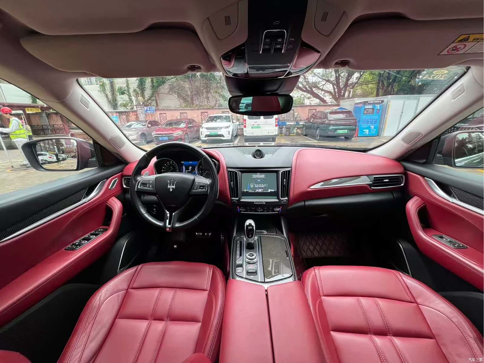 Maserati Levante, 2016 все фото