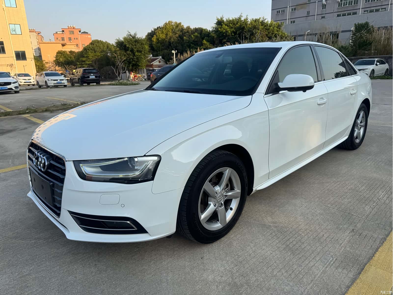 Audi A4L, 2013 1