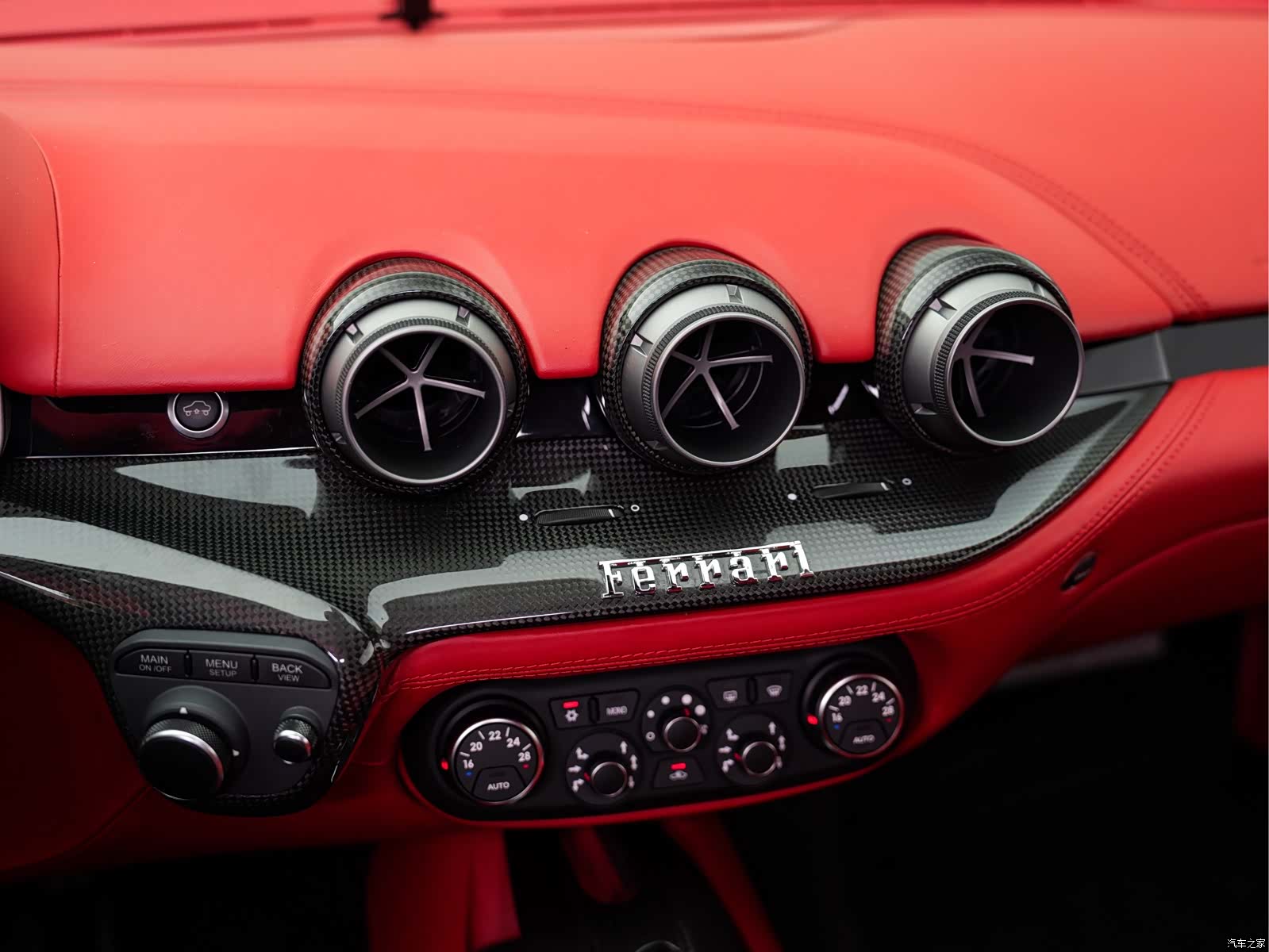 Ferrari F12ber, 2014 23