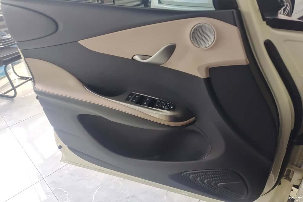 BYD Dolphin, 2023 7