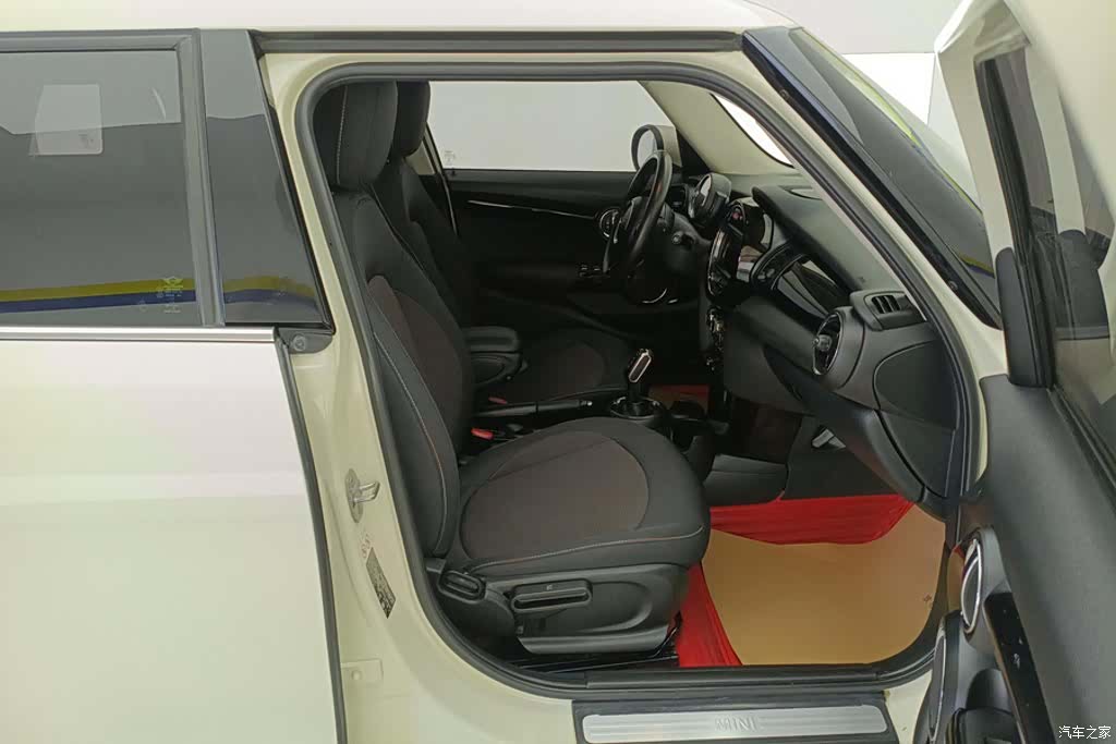 Mini ONE, 2019 8
