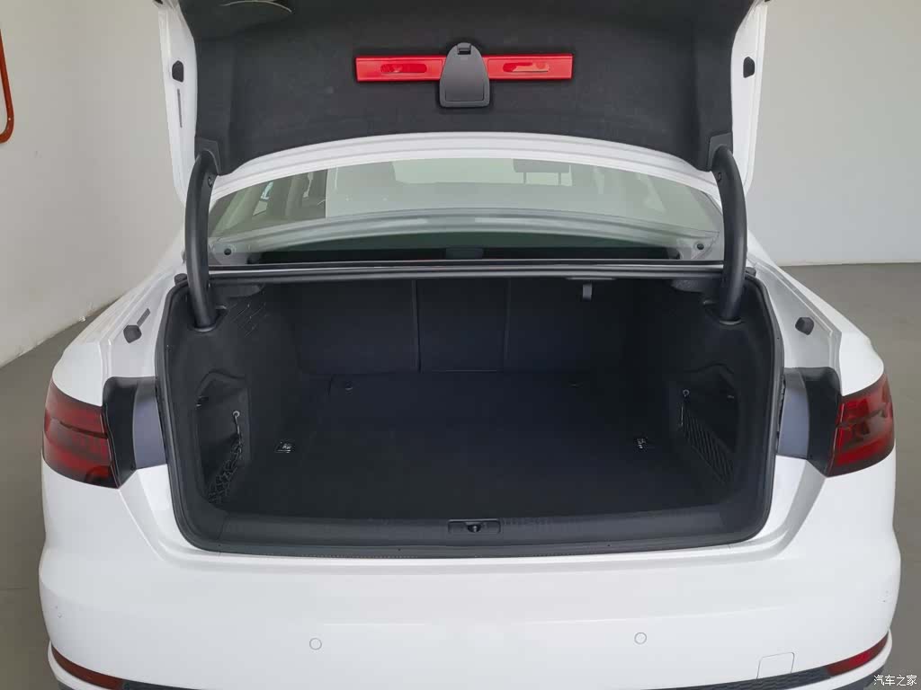 Audi A4L, 2018 16