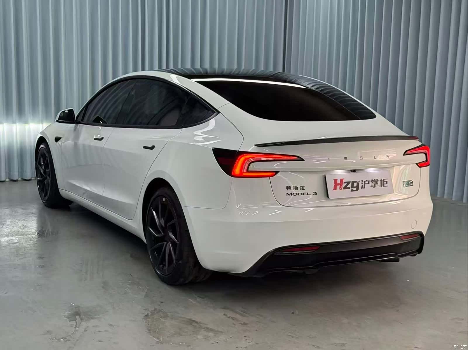 Tesla Model 3, 2025 7