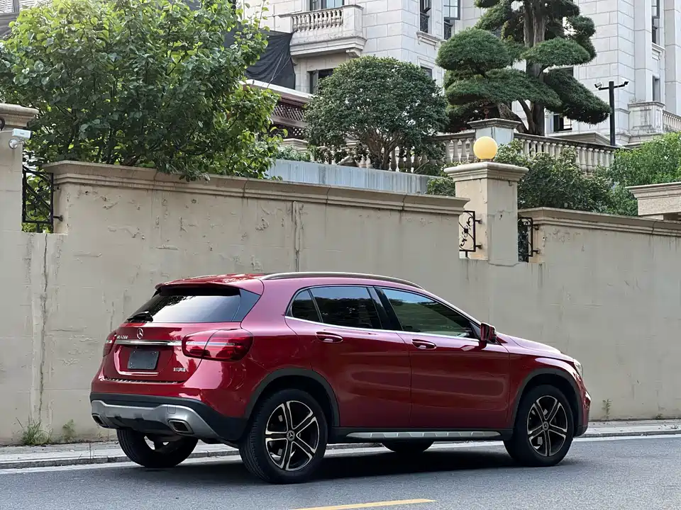 Mercedes-Benz GLA