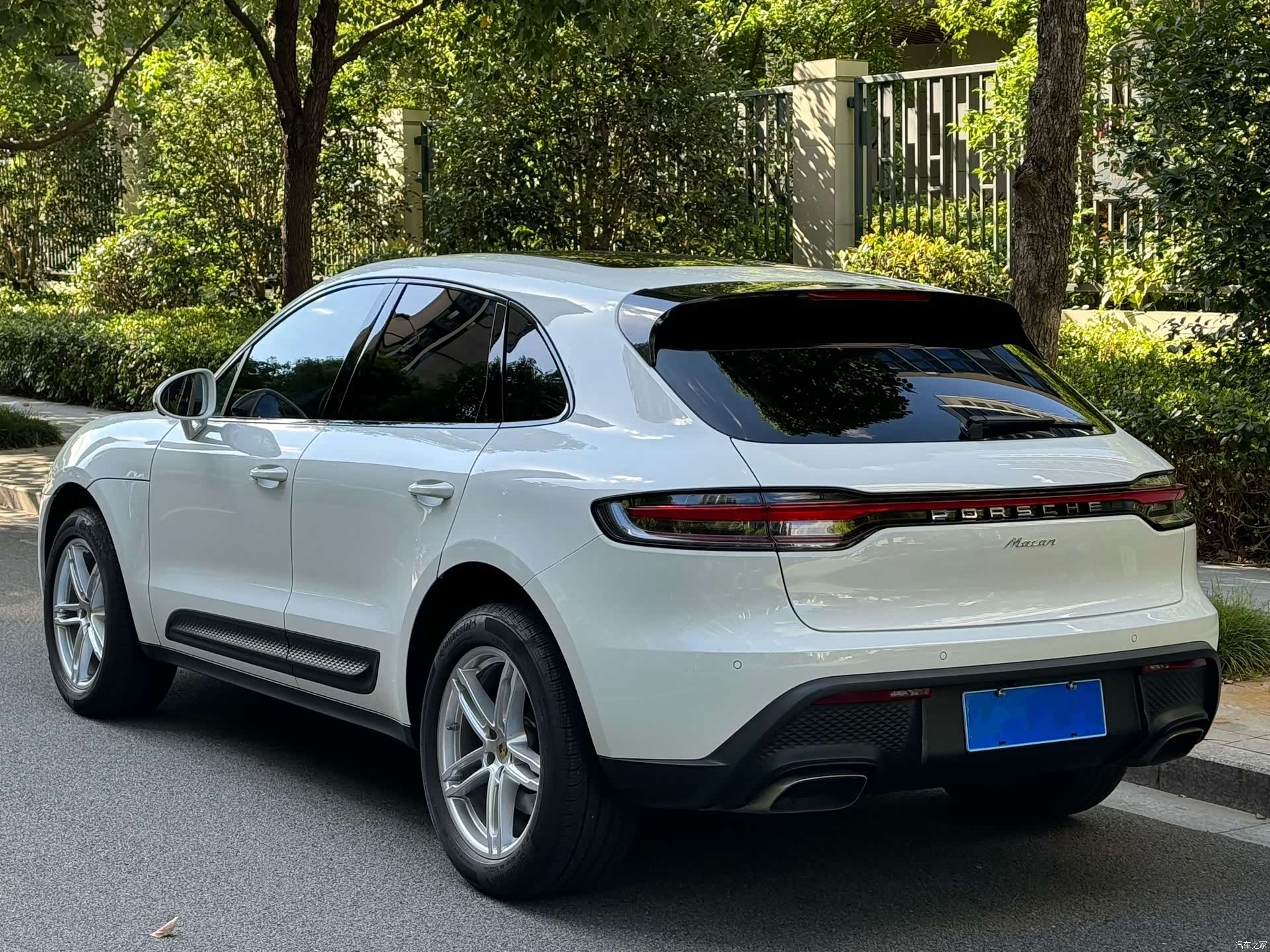 Porsche Macan, 2023 все фото