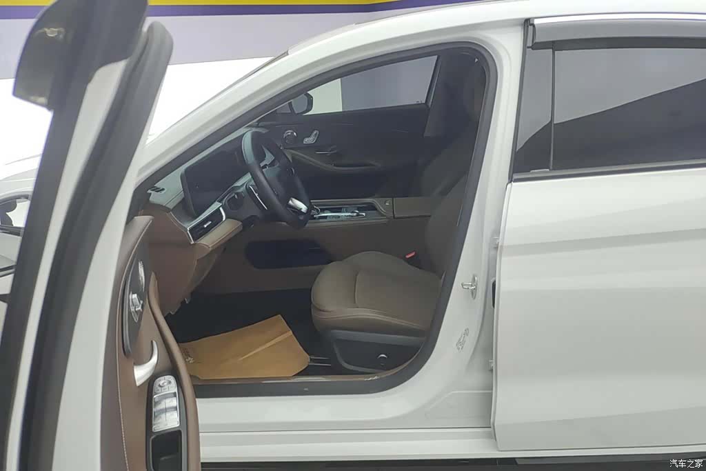 Chery Arrizo 8, 2024 9