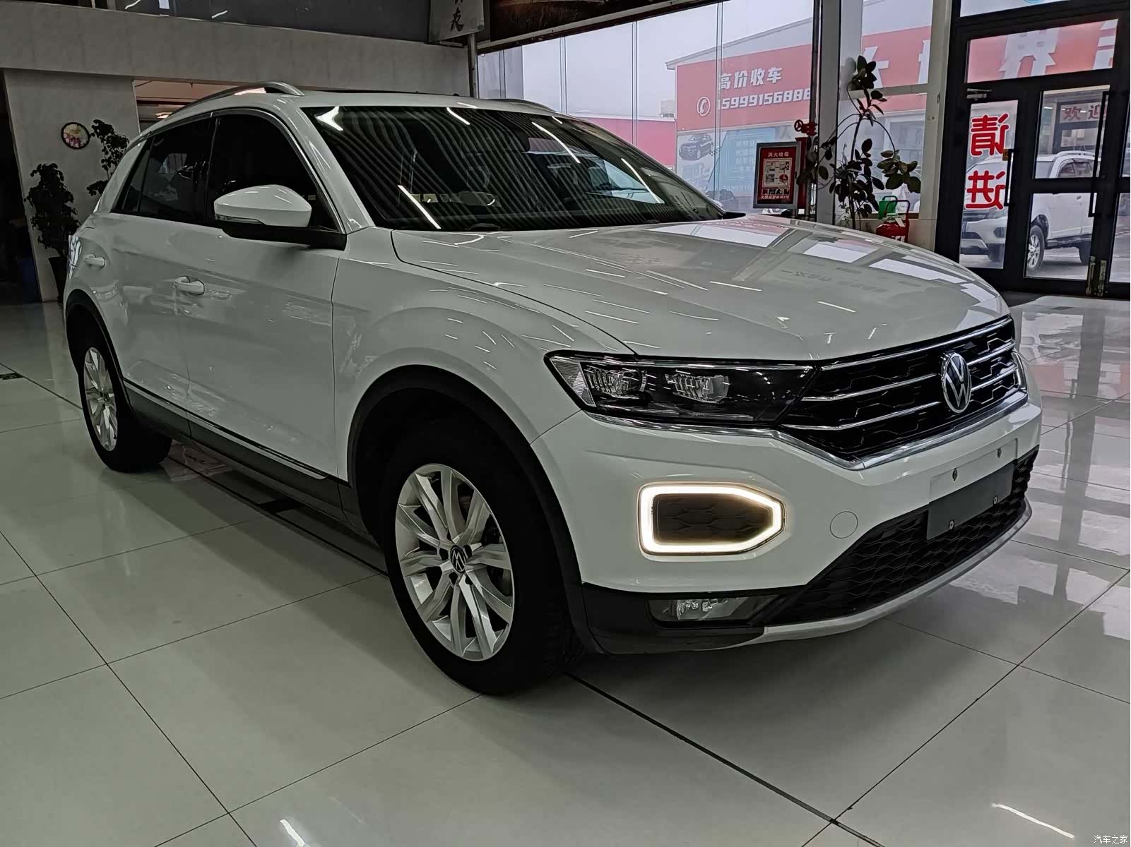 Volkswagen T-ROC, 2023 3