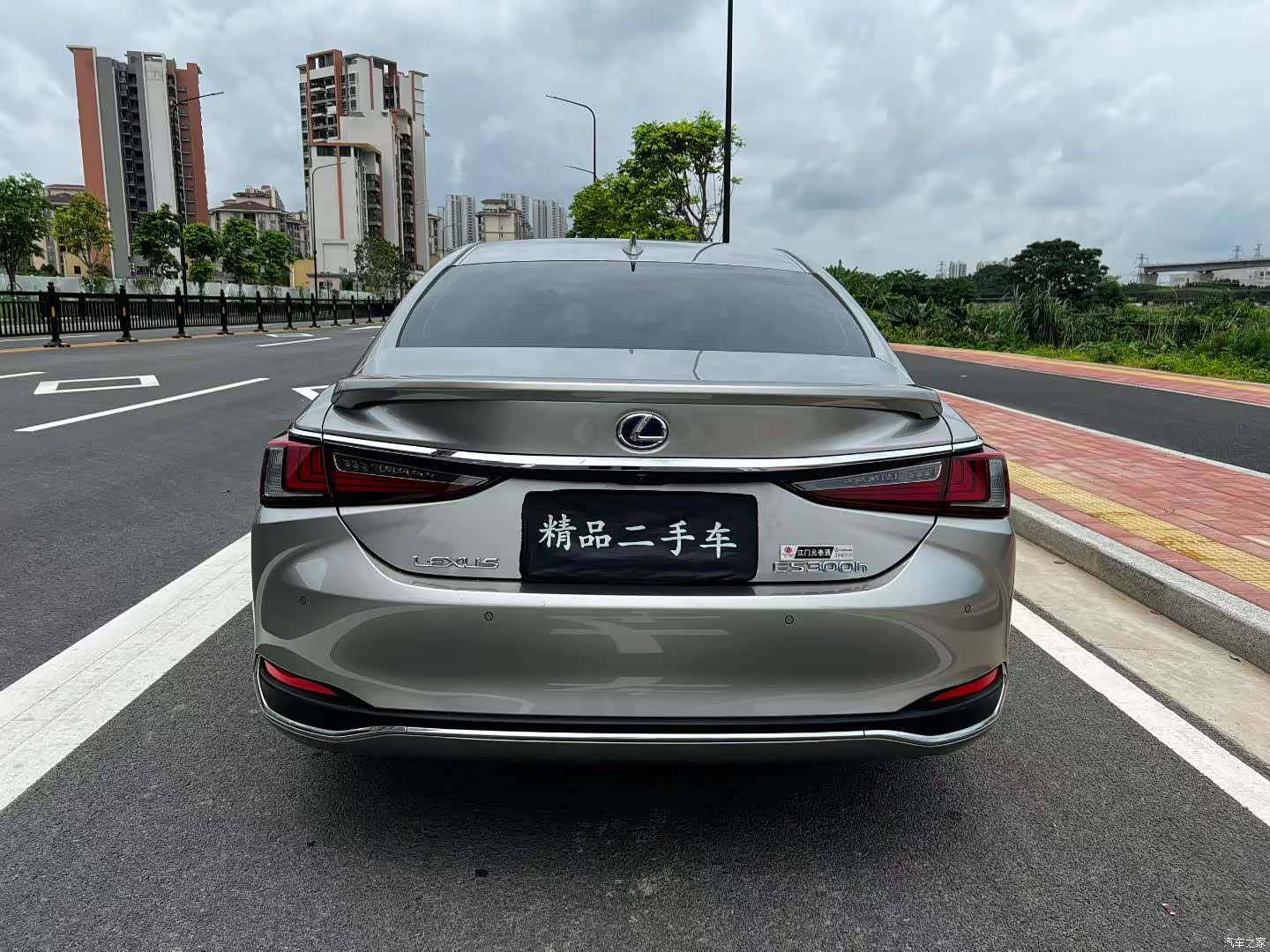 Lexus ES, 2022 все фото