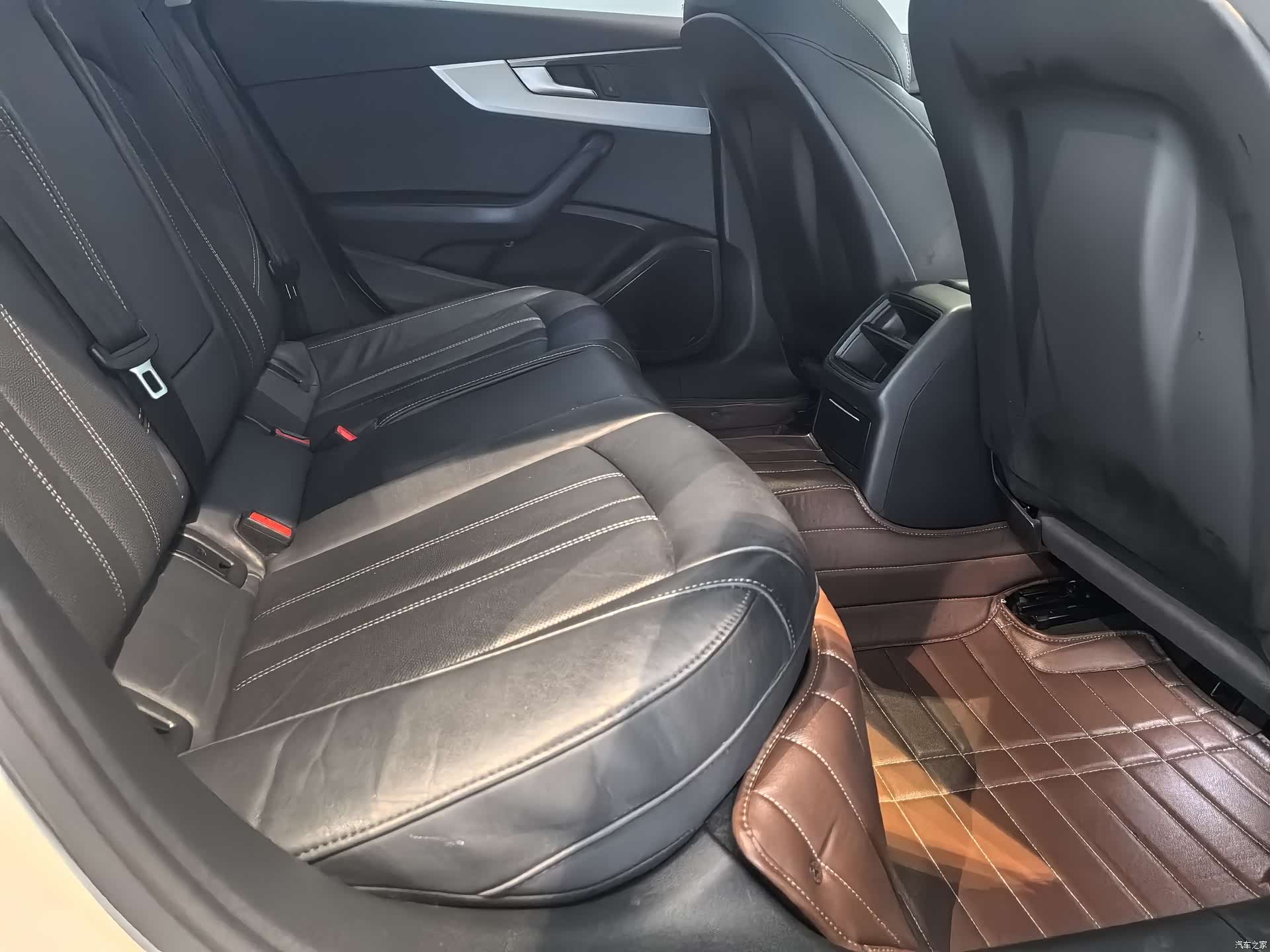 Audi A4L, 2021 3