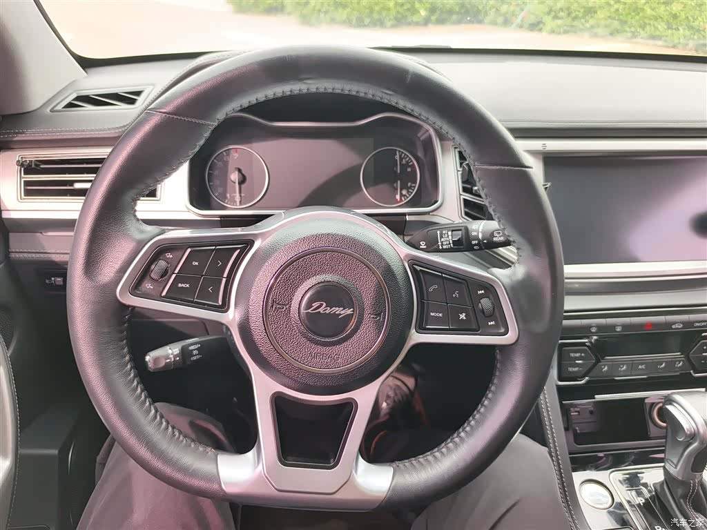 Zotye X7, 2017 3