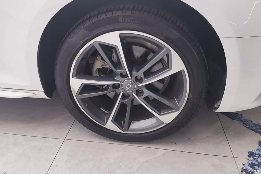 Audi A4L, 2019 6