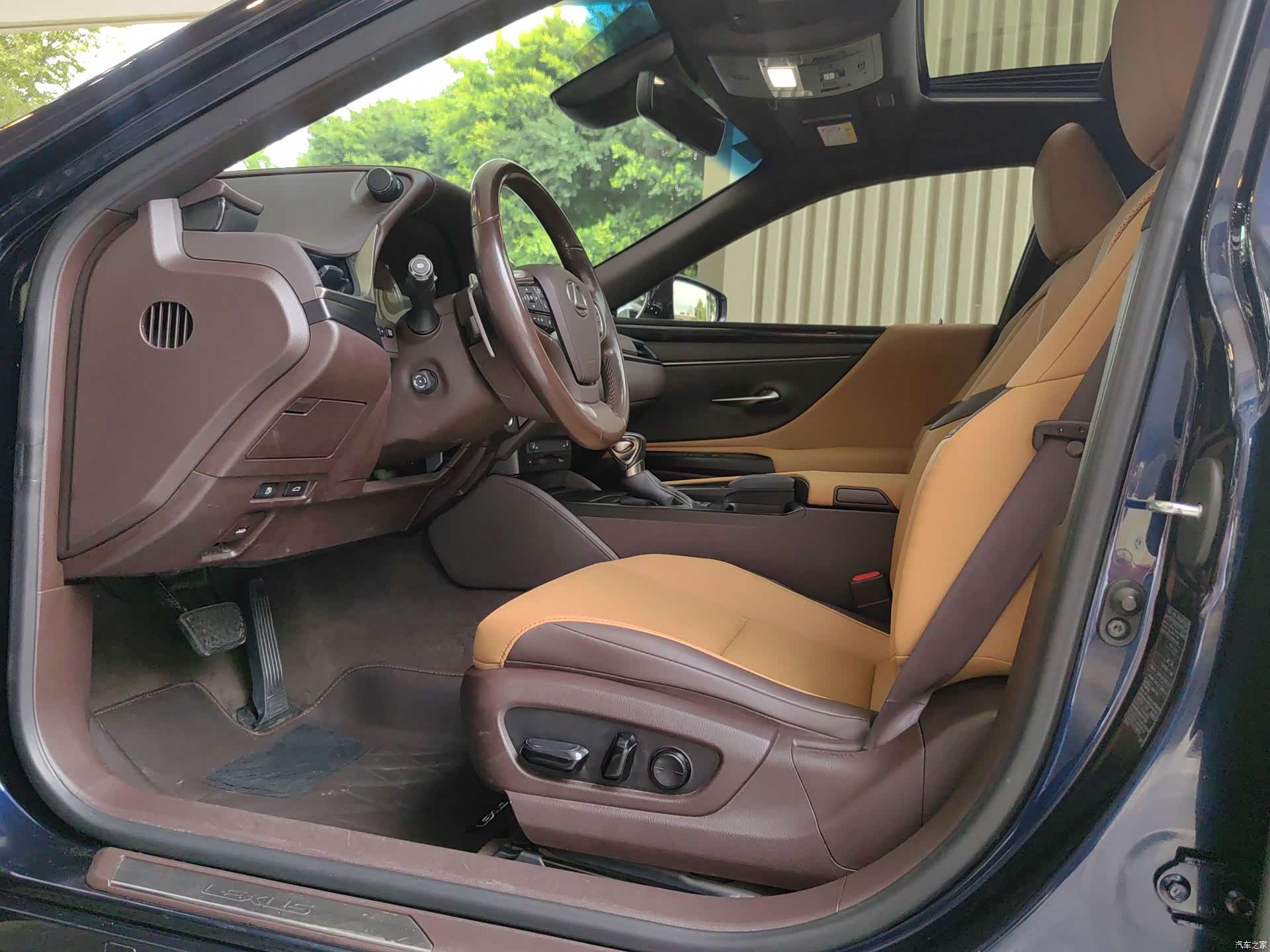 Lexus ES, 2021 4