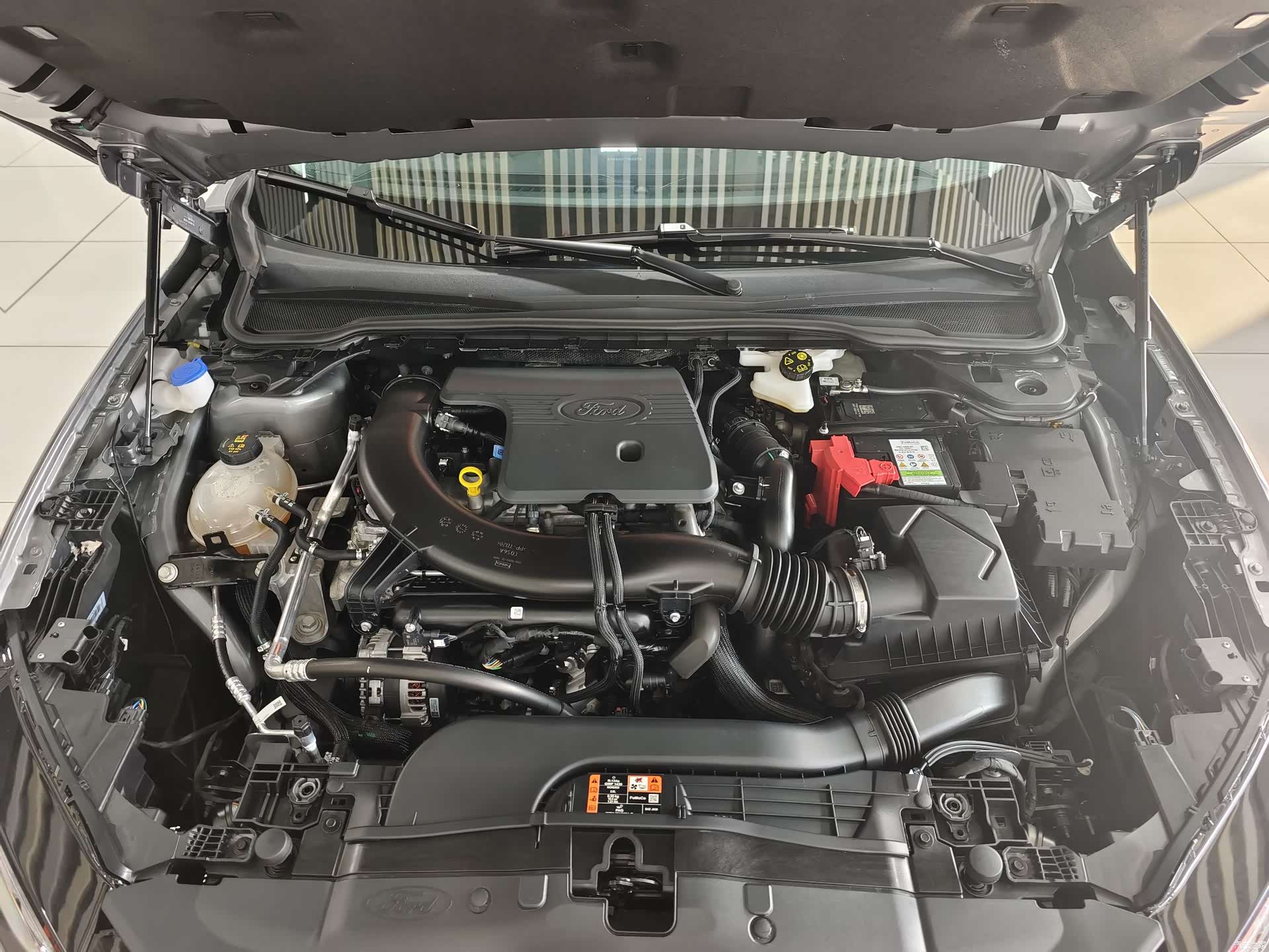 Ford Mondeo, 2025 14