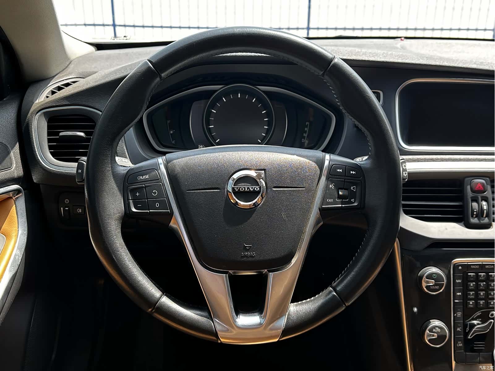 Volvo V40, 2019 18
