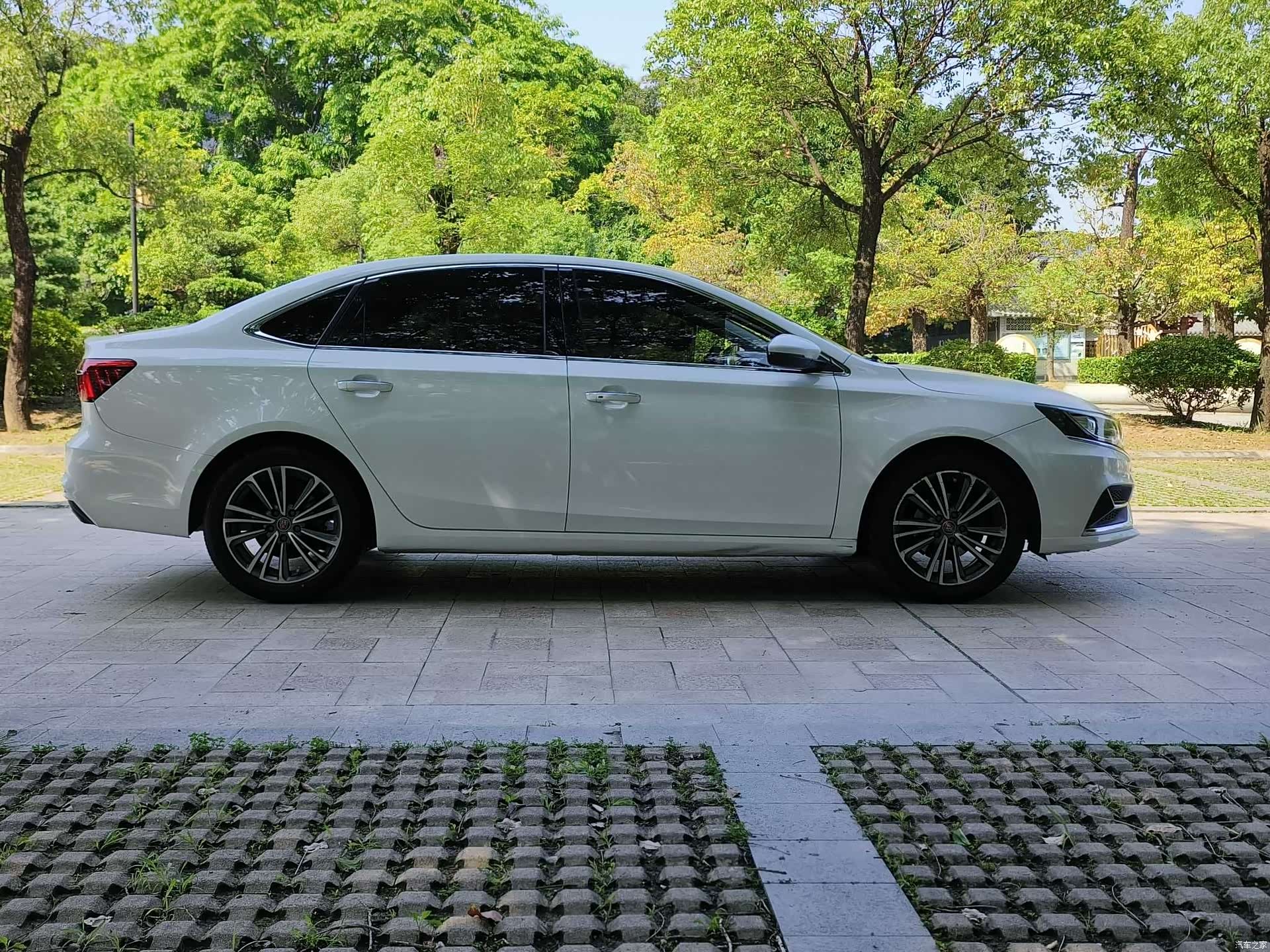Roewe i6, 2020 12