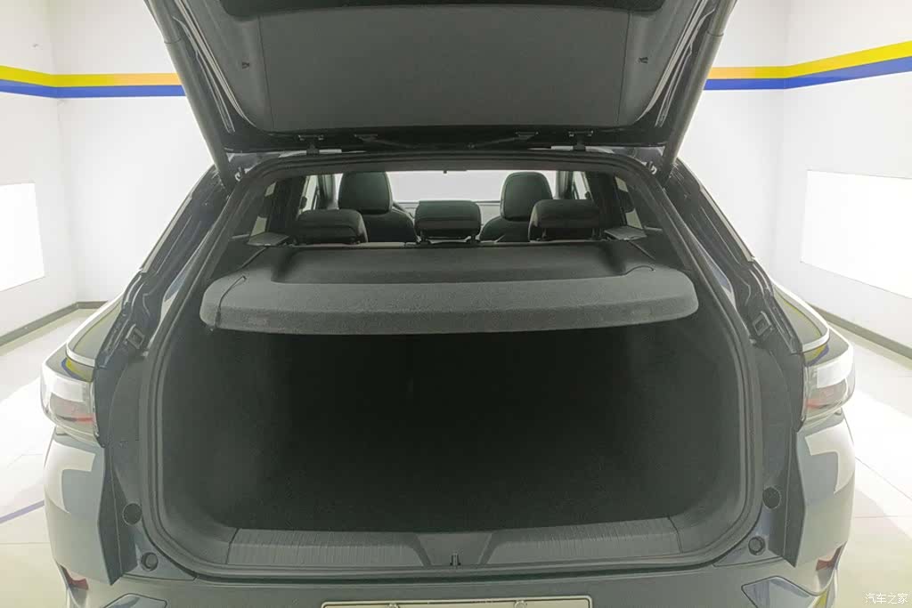 Volkswagen ID.4, 2024 4